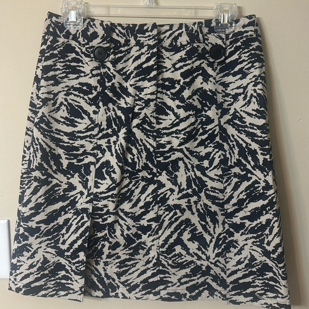 Harold’s Black and Tan Skirt with Zipper and Button Front and Pleats - Size 4
